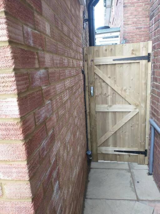 Cosy Garden Studio Room Minimum Two Night Booking Brighton Exterior foto